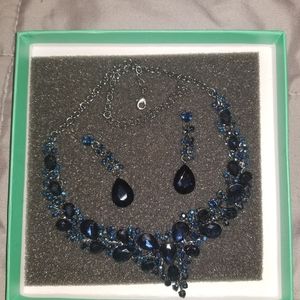 Navy blue necklace set